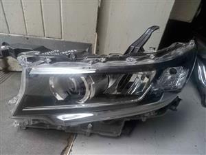Toyota Landcruiser headlight left side