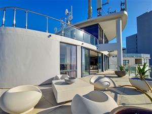 Penthouse For Sale in Bloubergrant