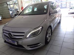 2013 MERCEDES BENZ B200 SILVER, REVERSE SENSORS, AUTOMATIC LEATHER INTERIOR SERVICE BOOK 135000KM CO