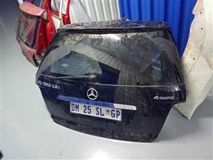 Neat Mercedes ML350 W164 Complete Tailgate