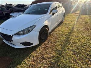 2015 MAZDA 3 1.6 FOR SPARES
