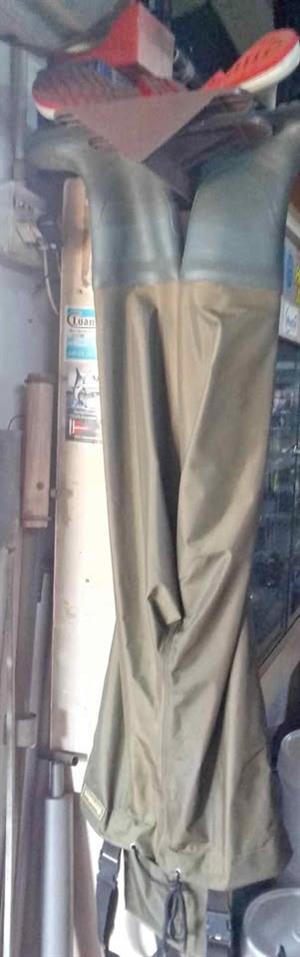 Snowbee wader size 7 boot