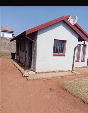 2 Bedroom House in Protea Glen ext 12 for sale.  It is located  in Pretea Glen EXT 12. It  consists