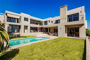 Fabulous 6 Bedroom Family Home For Sale