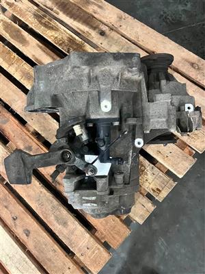 BXE MANUAL 6 SPEED GEARBOX  1.9 GOLF JETTA MK5 CADDY TDI
