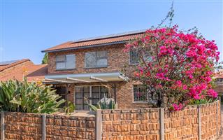 Townhouse For Sale in Garsfontein