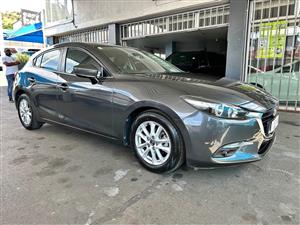 2017 MAZDA 3 1.6 DYNAMIC Transmission: Automatic  Mileage: 78000km Fueltype: Petrol  Grey