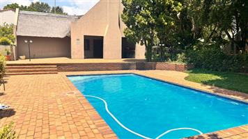 Apartment For Sale in Sunninghill