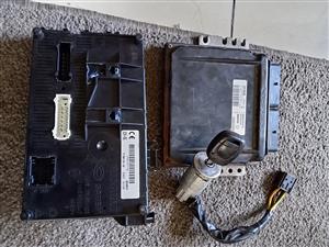 Renault Clio 2, 1.4 16 Valve Lock Set