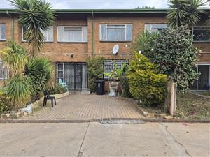 Apartment For Sale in Berton Park