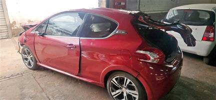 Peugeot 208 GTI stripping for spare