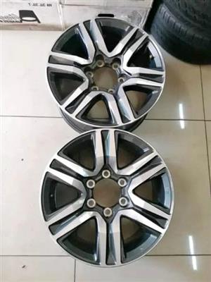 17" Toyota Hilux/Fortuner original mags to use for spare wheel