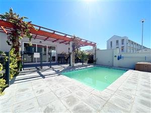 2-Bedroom Apartments in Papegaaiberg Complex!