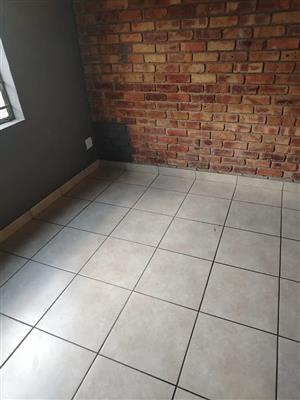 2 bedroom Flat 2 rent Pretoria West next show ground