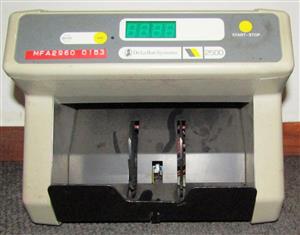 De La Rue Systems 2500 Bank Note Counter ***Needs Attention***
