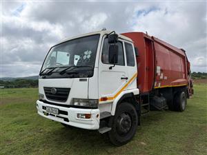 2009 Nissan UD90 Refuse Compactor Body