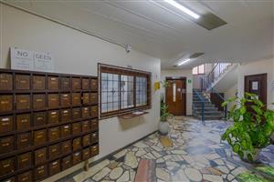 Apartment For Sale in Amanzimtoti