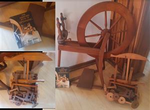 Wooden spinning wheel to spin yarn or wool