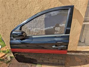 Complete left side front door  for Hyundai i20 (2012) available for sale.