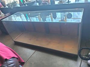 Display cabinet 