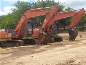 Zx200 hitachi currently onsite working. 
