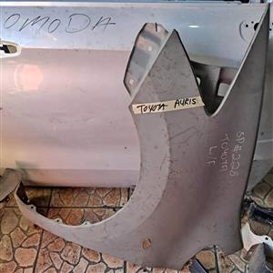 Toyota Auris fender