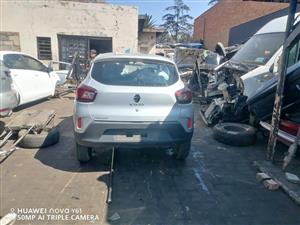 Renault+Kwid+stripping+for+spares+