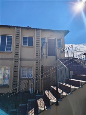 Lovely 2 bedroom unit in a secure complex with 24 hour security.