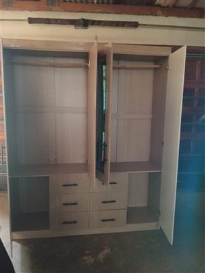 Wardrobe excellent condition 
