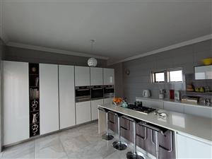 House For Sale in Midstream Estate