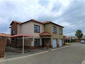 Charming 3-Bedroom Duplex For Sale in Waterval East, Rustenburg!
