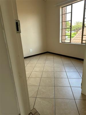 2 bedrooms townhouse available from 1 May