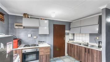 Neat 3 bedroom  Home in ext 13!