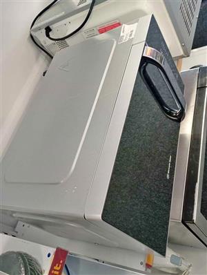 Bennett Read 20L Digital Microwave Oven BRMIC7