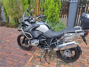 BMW R1200GS Triple Black Edition