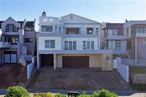 Modern Luxury At Its Finest With Exquisite Sea View!