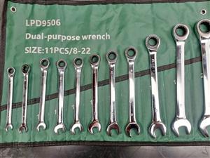 Spanner and ratchet combination set 8mm-22mm