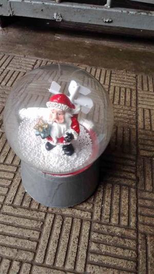 Musical Christmas Snow Globe(electronic))