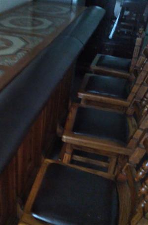 Oak Bar Counter with 4 Bar stools