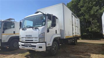 2013 Isuzu FSR800 8ton closed body with tail lift