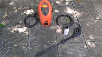 Black and Decker PW1300 - Pressure Washer Type 1 