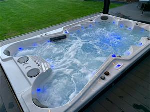 8 persons Relaxation Hot Tub Spa Jacuzzi 