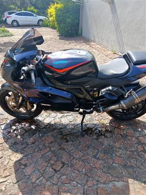 2005 aprilia rsv1000r