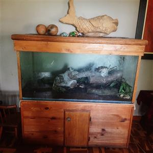 Large Reptile Tank with lid and storage
