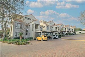 Townhouse For Sale in Douglasdale