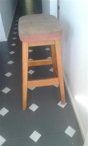 3 x bar/kitchen chairs