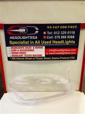 Volvo XC60 right side headlight replacement lens 