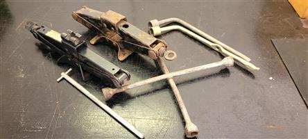 2 x Car Scissor Jacks with Wheel Spanners / Handles