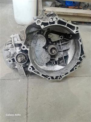 OPEL CORSA E - 1.0T MANUAL 6 SPEED GEARBOX FOR SALE