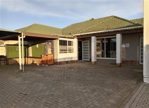 Spacious Bachelor unit available to rent 